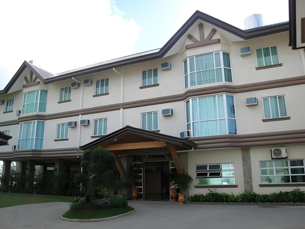 Chocolate And Berries Hotel Baliuag Exterior foto