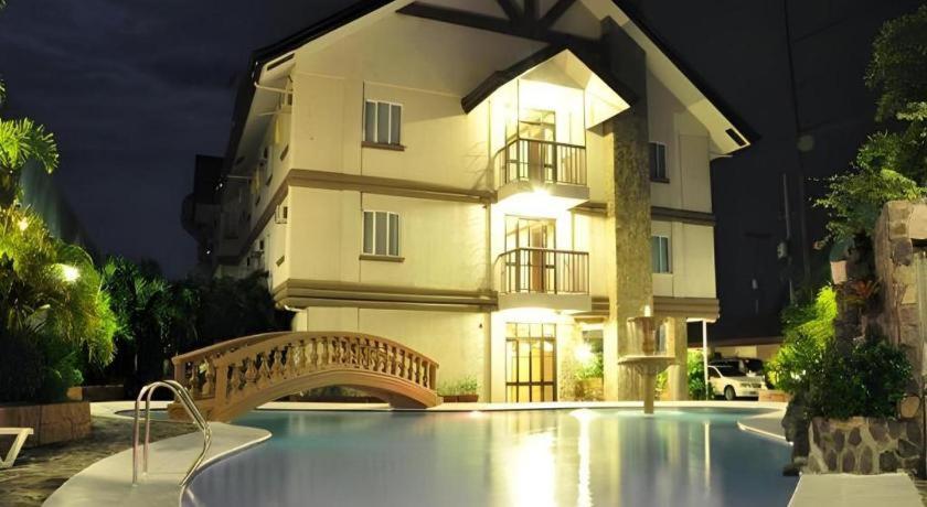 Chocolate And Berries Hotel Baliuag Exterior foto