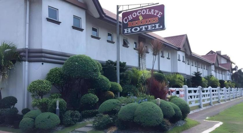 Chocolate And Berries Hotel Baliuag Exterior foto