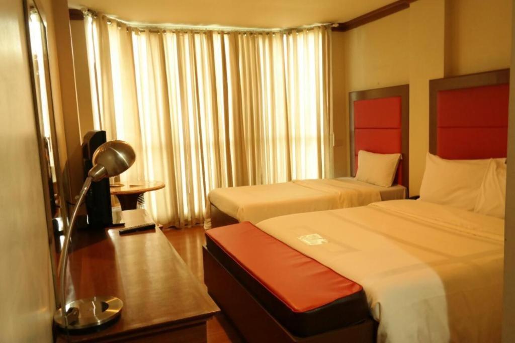 Chocolate And Berries Hotel Baliuag Exterior foto