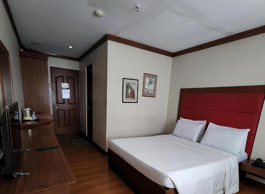 Chocolate And Berries Hotel Baliuag Exterior foto
